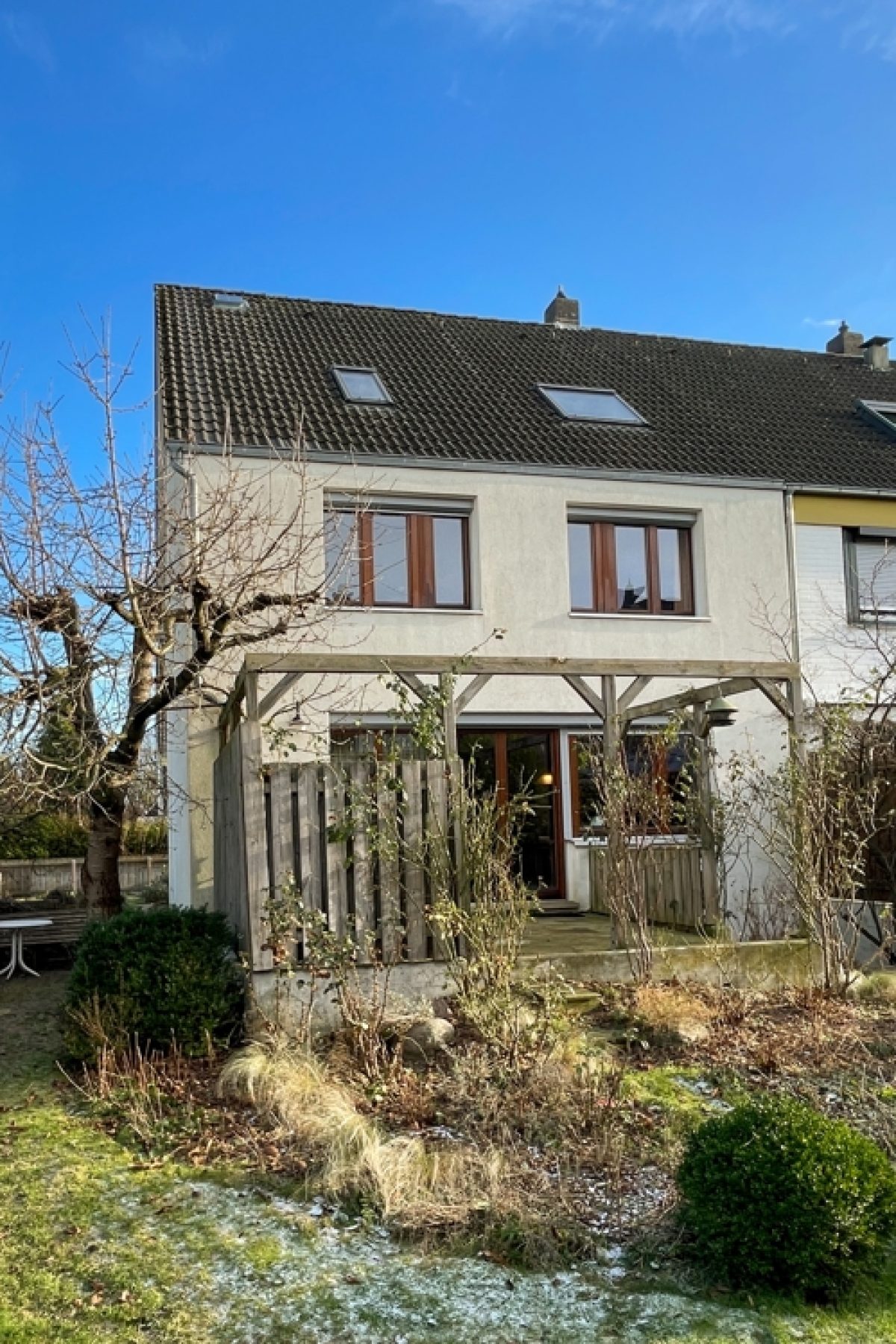 Reihenendhaus in Hannover-Bemerode – Foto 1 von 5