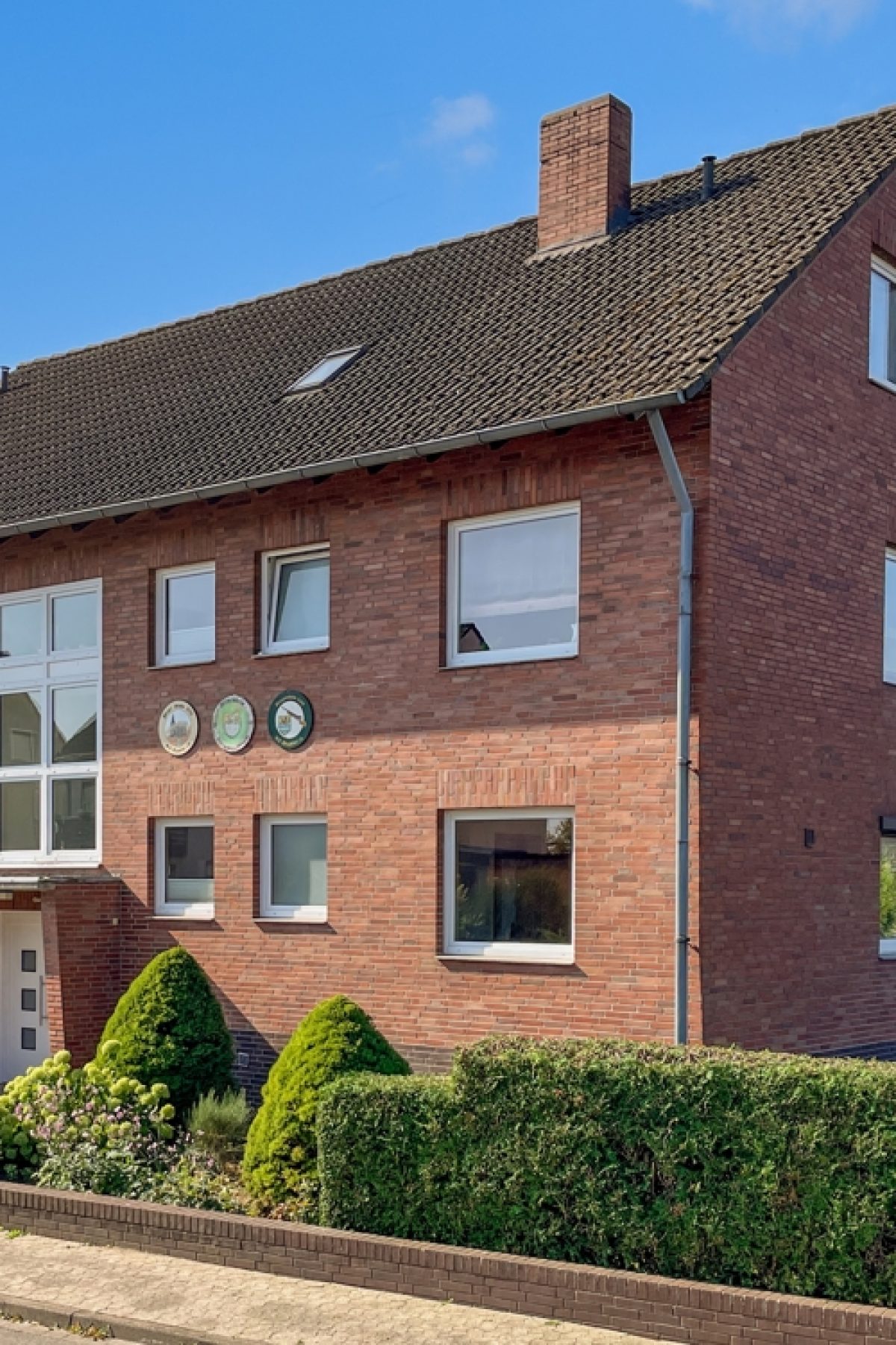 Mehrfamilienhaus in Laatzen-Össelse – Foto 1 von 10